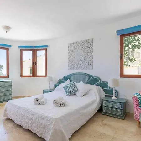 Pia Ideal Familias En Villa Moraira