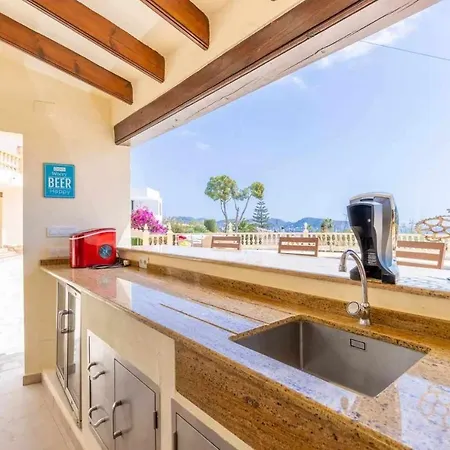 Pia Ideal Familias En Moraira
